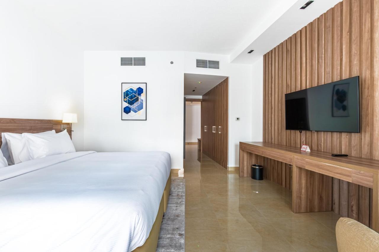 Pyramisa Hotel Apartments Dubai Exterior photo